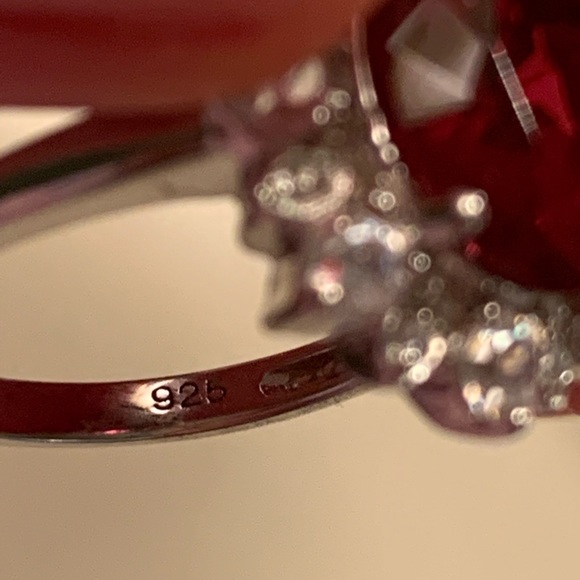 Simulated ruby ring - Picture 7 of 7
